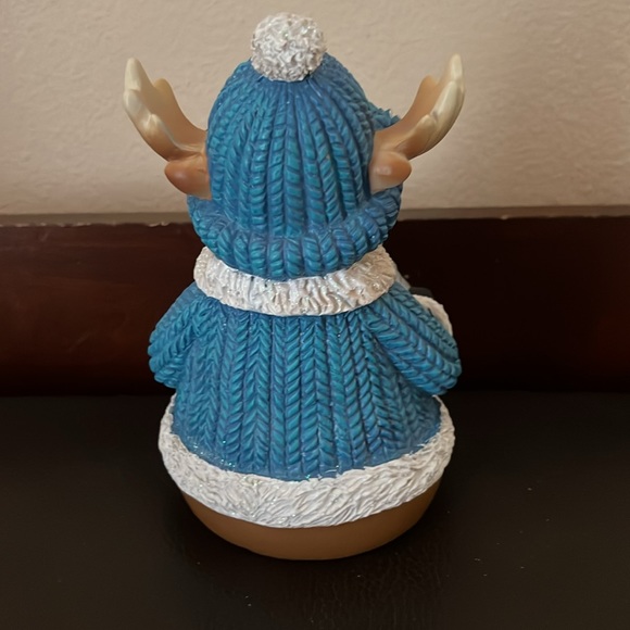 Vtg Lighted Glitter Reindeer Holding Sparkly Wreath w/Blue Hat & Coat - Picture 6 of 9